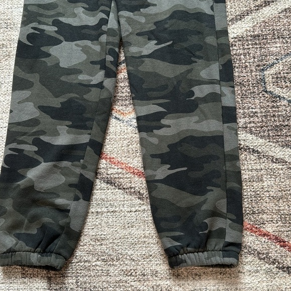 Wild Fable Green Camo High Rise Waist Fleece Sweatpant Jogger Pant Sz Small - Picture 6 of 11